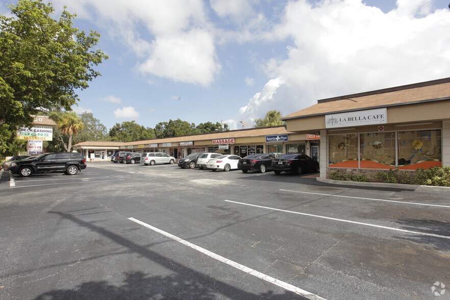 230 S Cypress Rd, Pompano Beach, FL à louer - Photo principale - Image 2 de 9