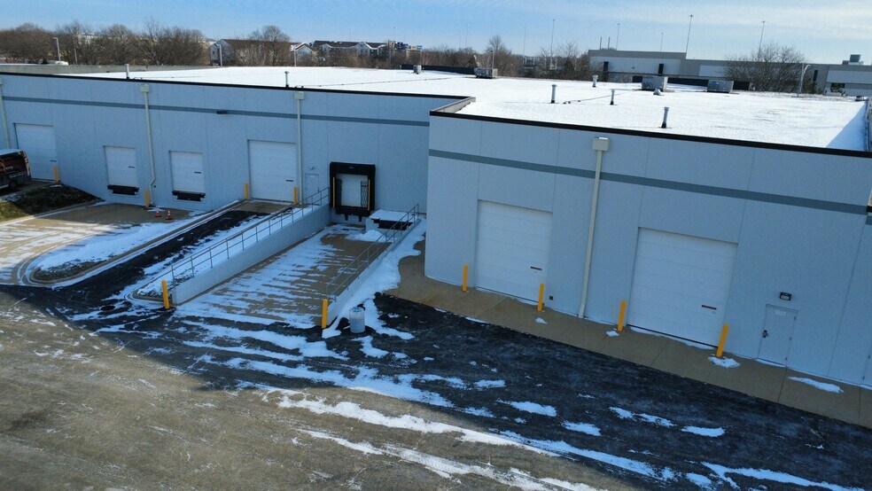 1601-1627 Rock Creek Blvd, Joliet, IL à louer - Photo du bâtiment - Image 3 de 15