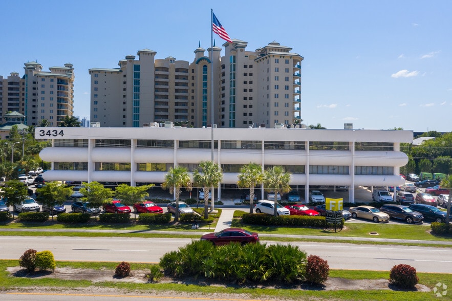 3434 Hancock Bridge Pky, North Fort Myers, FL for lease - Building Photo - Image 2 of 18
