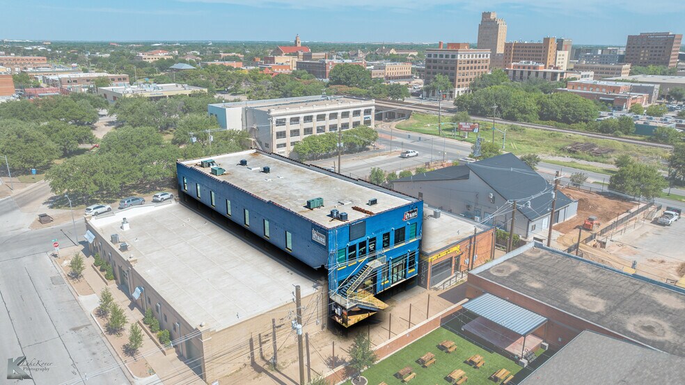 141 Oak St, Abilene, TX à vendre - Photo du bâtiment - Image 3 de 24