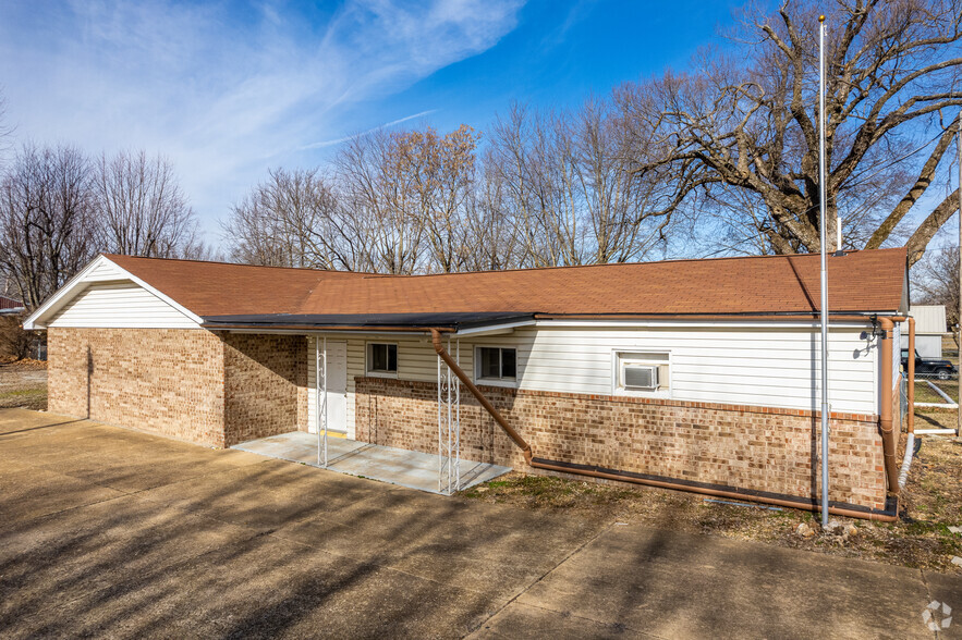 221 S Elder St, Buffalo, MO for sale - Building Photo - Image 3 of 6