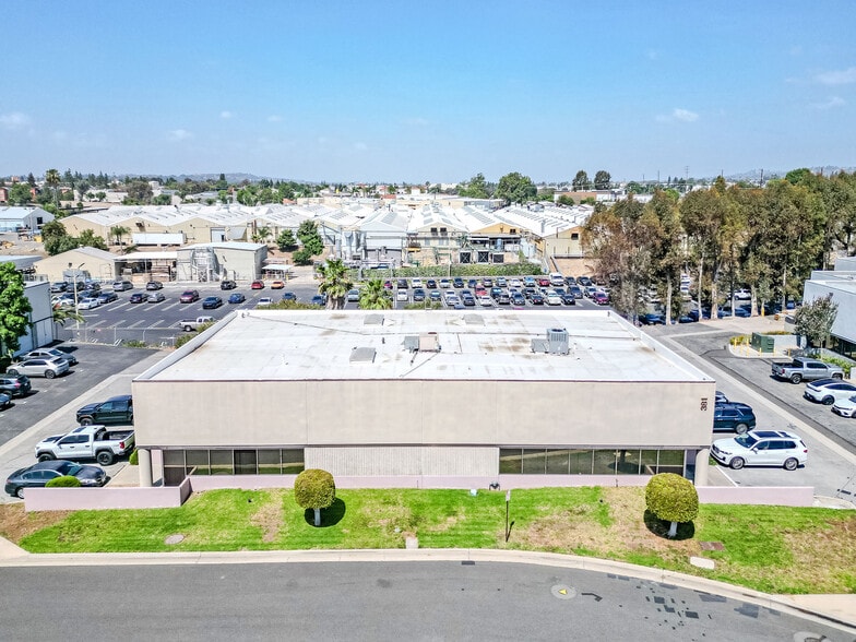 381 Thor Pl, Brea, CA for lease - Building Photo - Image 2 of 23