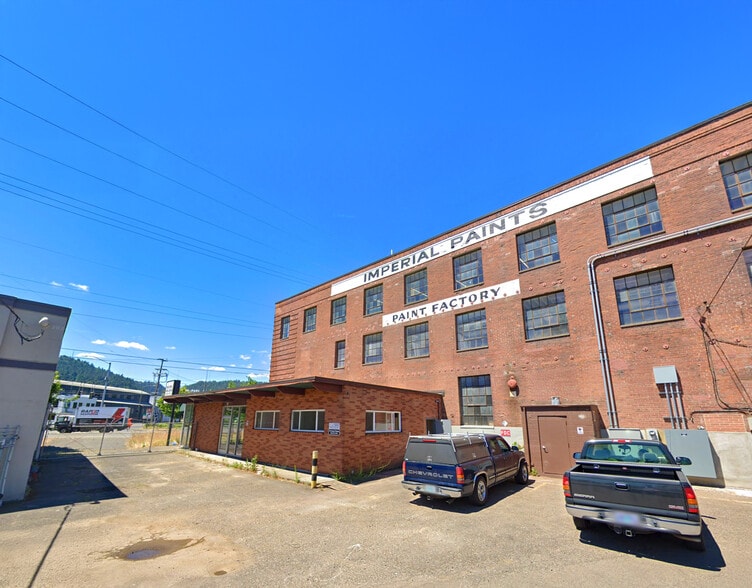 2526 NW Yeon Ave, Portland, OR for lease - Building Photo - Image 2 of 12