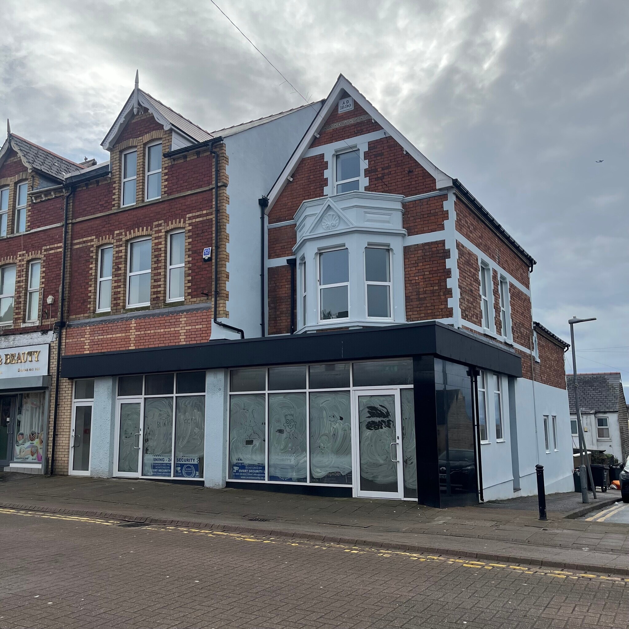 142-144 Holton Rd, Barry for lease Primary Photo- Image 1 of 4