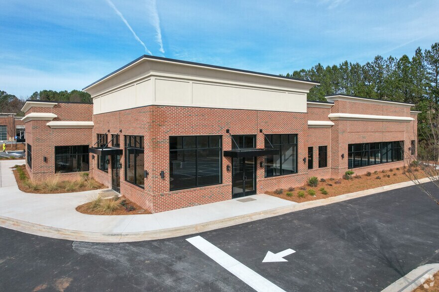 10740 Medlock Bridge Rd, Duluth, GA à louer - Photo du bâtiment - Image 2 de 3