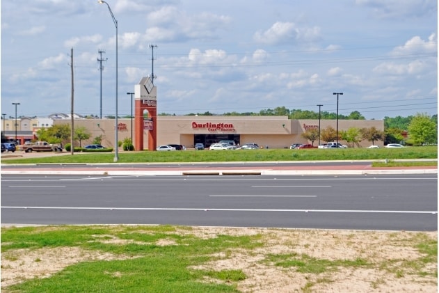 103 W Loop 281, Longview, TX for lease - Building Photo - Image 3 of 10