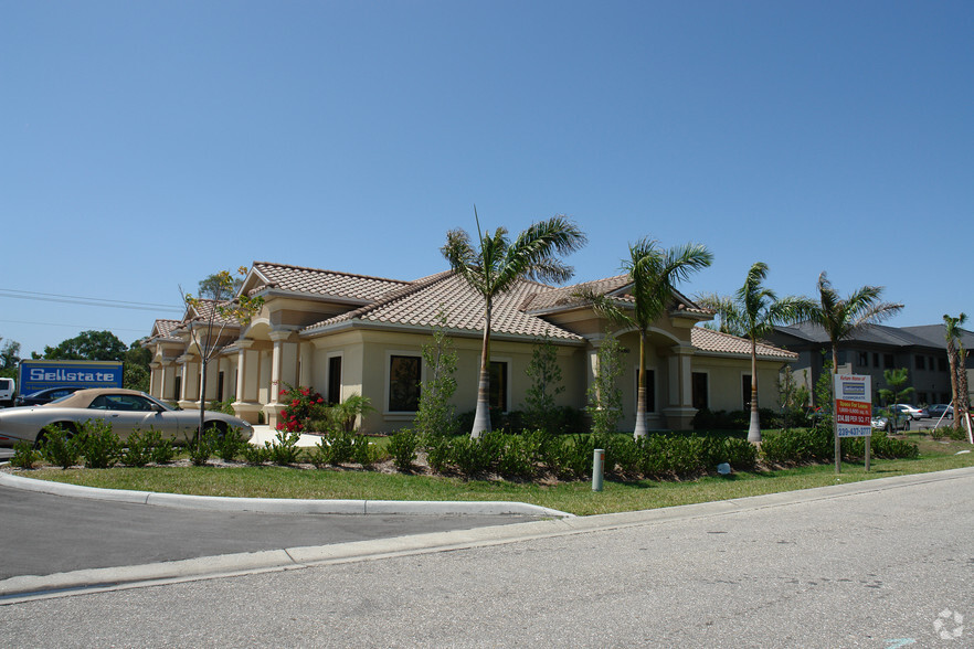 14060 Metropolis Ave, Fort Myers, FL à vendre - Photo principale - Image 1 de 1