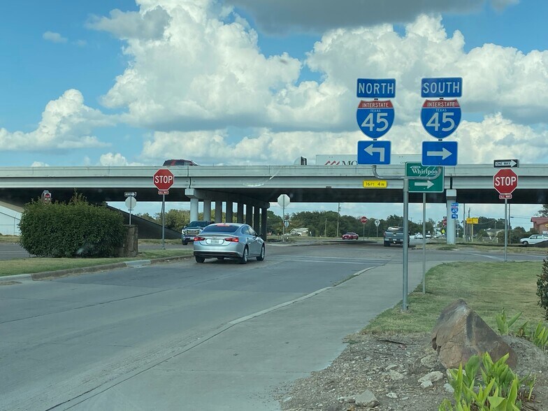 352 E Belt Line Rd, Wilmer, TX à vendre - Photo du bâtiment - Image 2 de 13