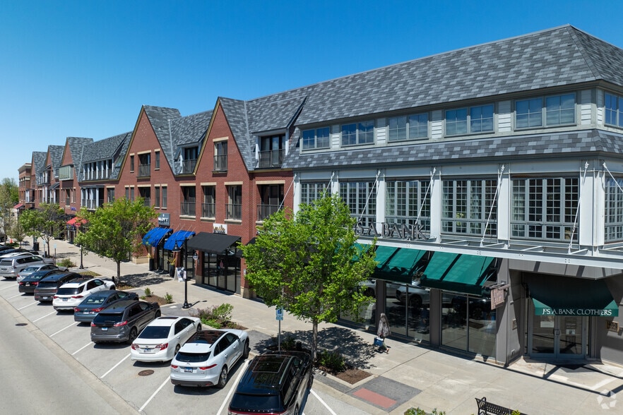 2081 Tower Dr, Glenview, IL for sale - Building Photo - Image 3 of 8