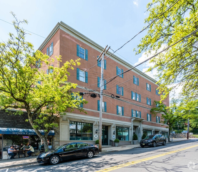 4 Essex Ave, Bernardsville, NJ for lease - Building Photo - Image 2 of 6