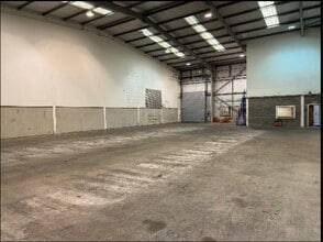 Thomas Rd, Crayford à louer Photo intérieure- Image 2 de 3