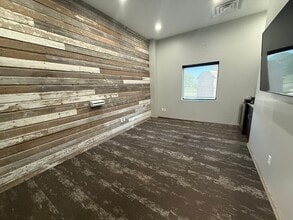 16180 Laurel St, Waukee, IA for lease Interior Photo- Image 2 of 4