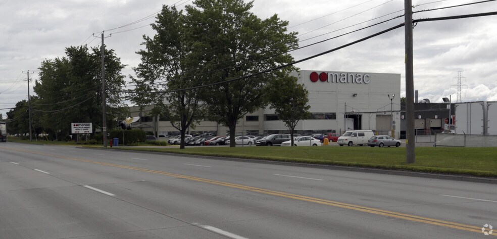 270 Ch du Tremblay, Boucherville, QC à louer - Photo du bâtiment - Image 3 de 3