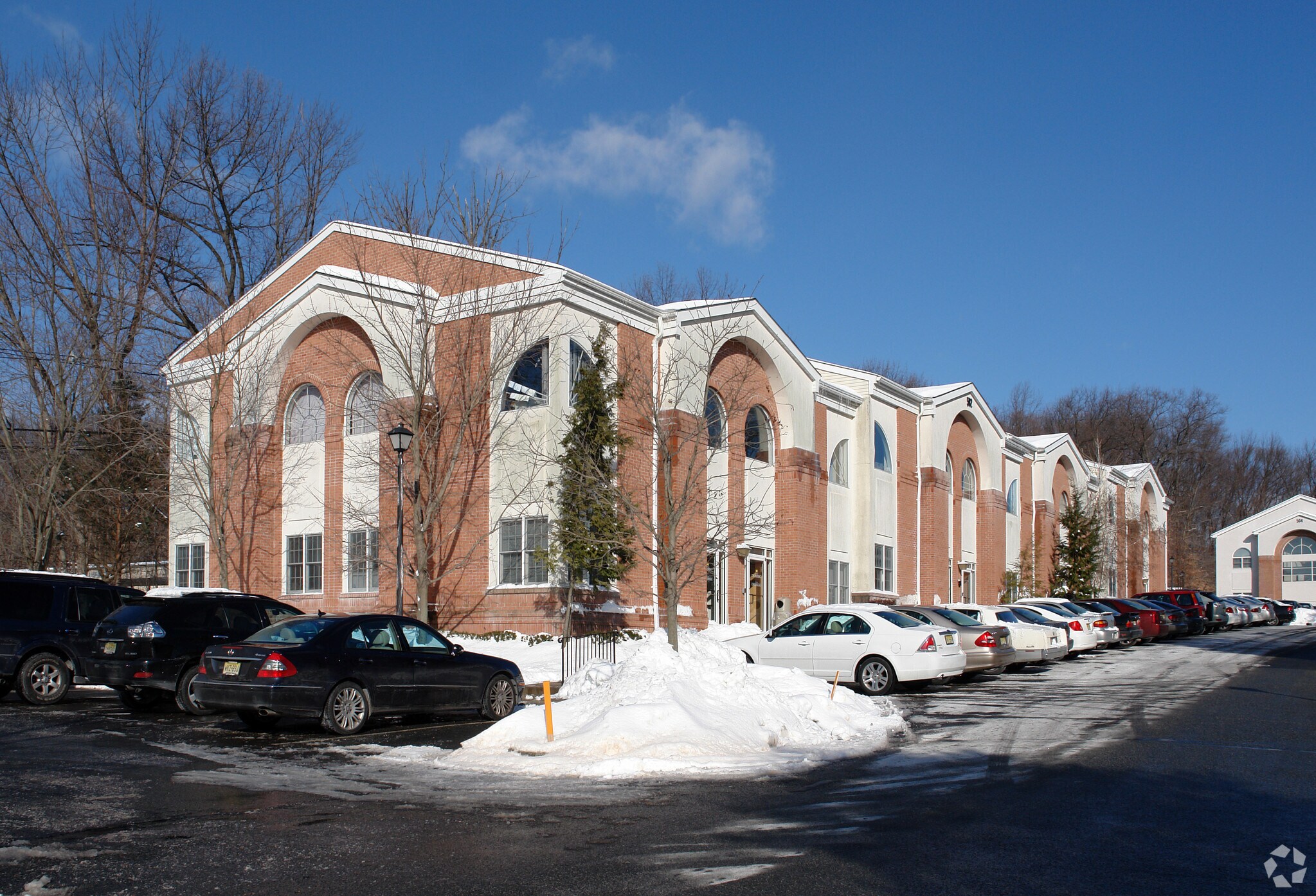 502 Hamburg Tpke Condos portefeuille de 3 propriétés à vendre sur LoopNet.ca Photo principale- Image 1 de 2