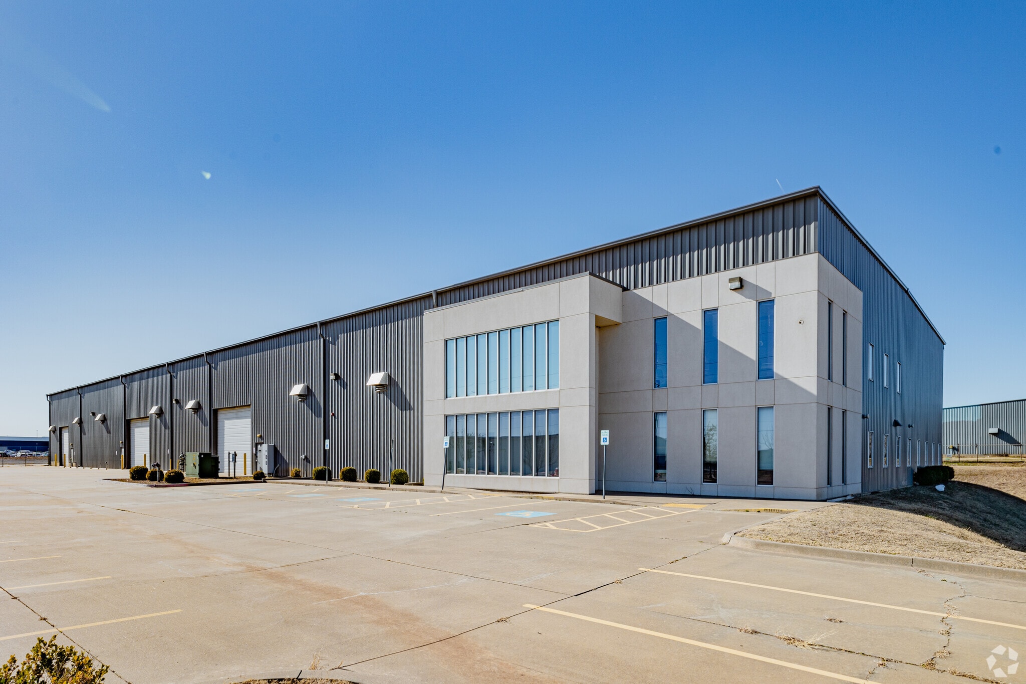 4701 United Dr, Oklahoma City, OK for lease Primary Photo- Image 1 of 17