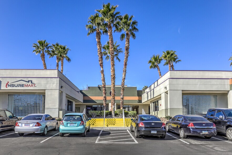 2685 S Rainbow Blvd, Las Vegas, NV à louer - Photo du bâtiment - Image 3 de 10
