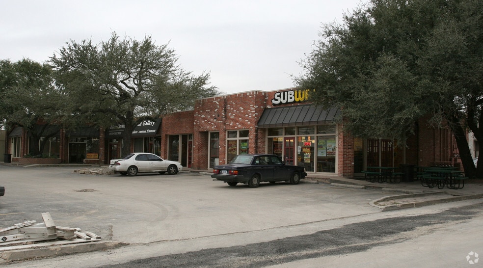 4219-4233 McCullough Ave, San Antonio, TX for lease - Building Photo - Image 2 of 6