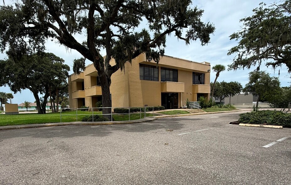 2111 S Ridgewood Ave, South Daytona, FL à vendre - Photo du bâtiment - Image 1 de 9