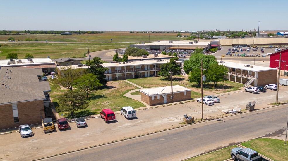 2500 W 26th St, Plainview, TX à vendre - Photo du bâtiment - Image 1 de 50