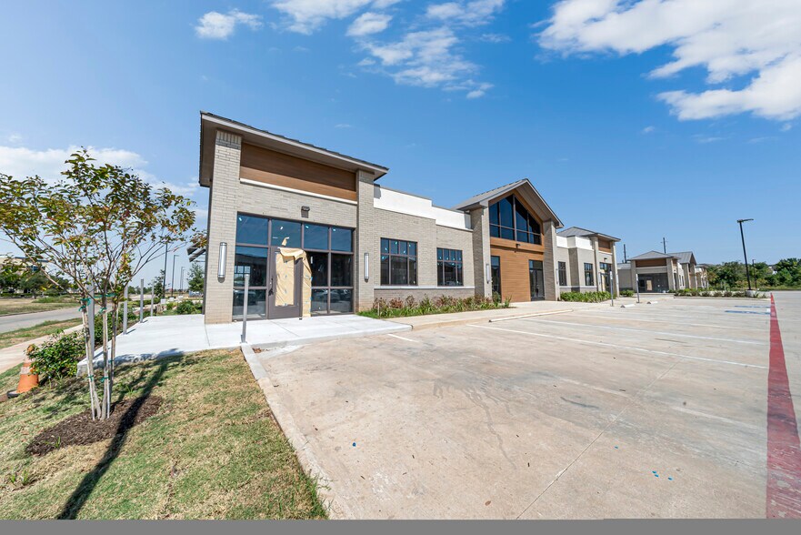 1039 Imperial Blvd, Sugar Land, TX à louer - Photo du bâtiment - Image 3 de 17