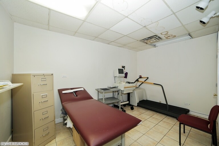 2611 S Lawndale Ave, Chicago, IL à vendre - Photo intérieure - Image 2 de 10