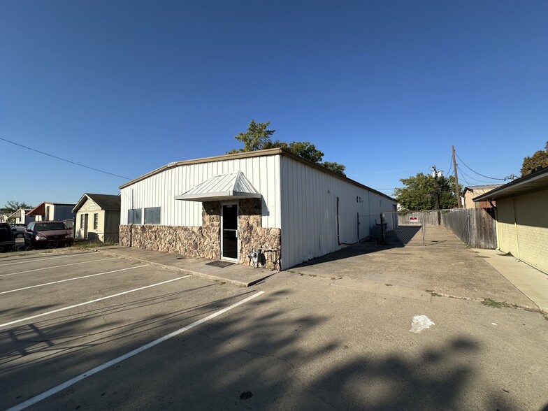 5021 Gordon Smith Dr, Rowlett, TX for sale - Building Photo - Image 1 of 21