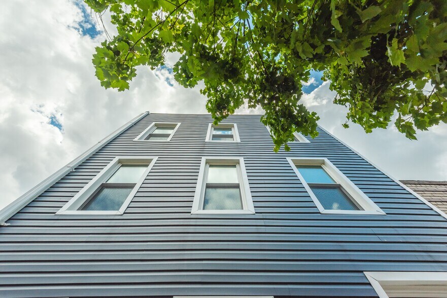 76 Java St, Brooklyn, NY à vendre - Photo du bâtiment - Image 3 de 21