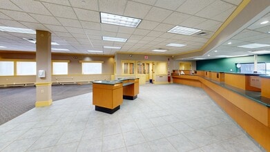 184 Route 101, Bedford, NH for sale Interior Photo- Image 2 of 14