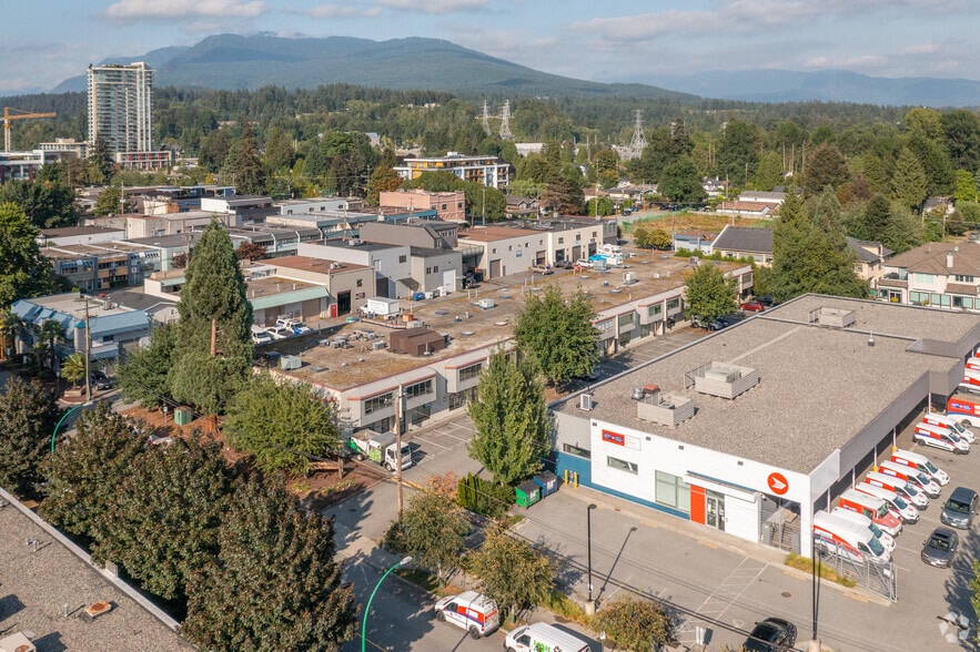 304-356 Harbour Ave, North Vancouver District, BC for lease - Building Photo - Image 2 of 5