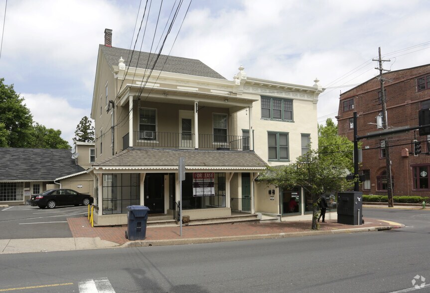 8 W Bridge St, New Hope, PA à vendre - Photo du bâtiment - Image 2 de 5