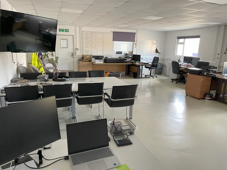 2 Tair Ffynnon, Whitland for lease - Building Photo - Image 3 of 10