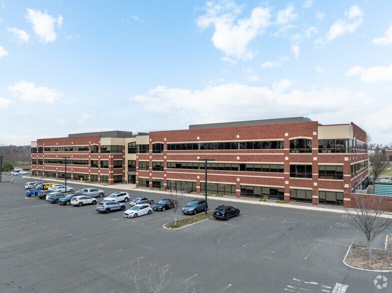700 Horizon Dr, Trenton, NJ à louer - Photo du bâtiment - Image 3 de 6