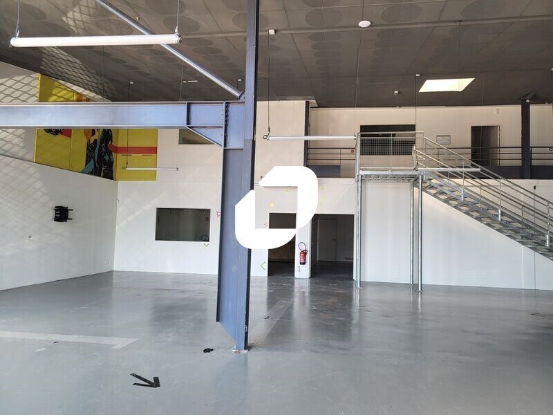 Retail in Mérignac for lease Interior Photo- Image 1 of 13