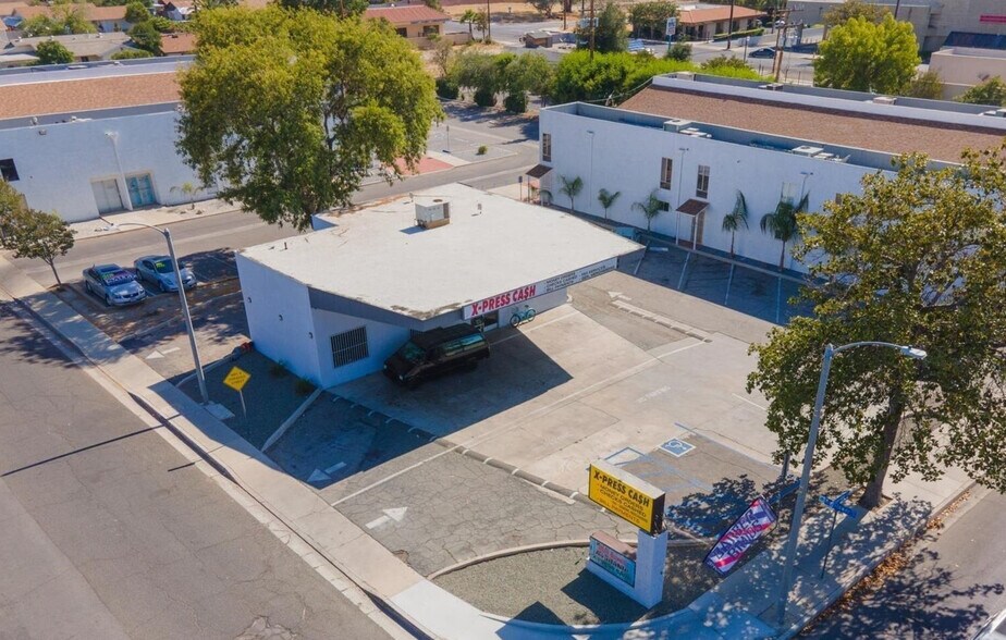 1799 E Florida Ave, Hemet, CA à louer - Photo principale - Image 1 de 4