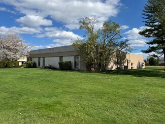 Plus de détails pour 2 Pheasant Run, Newtown, PA - Flex à vendre