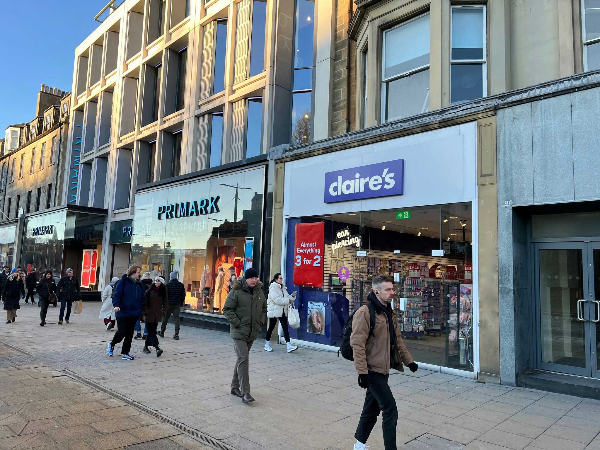 88-90A Princes St, Edinburgh for lease Building Photo- Image 1 of 3