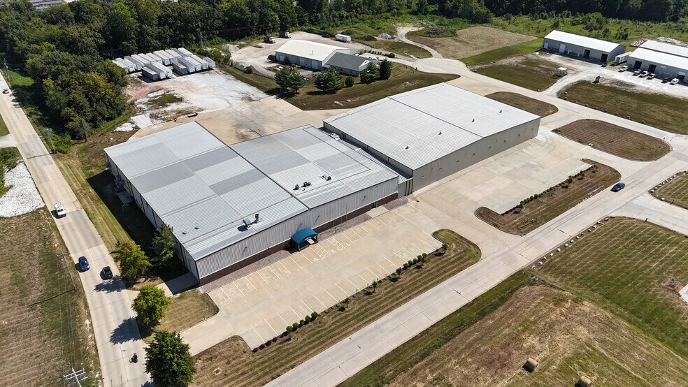 1011 Industrial Ct, Moscow Mills, MO à vendre - Photo du bâtiment - Image 3 de 37