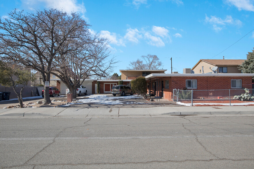 1111 Arizona St SE, Albuquerque, NM à vendre - Photo principale - Image 1 de 1