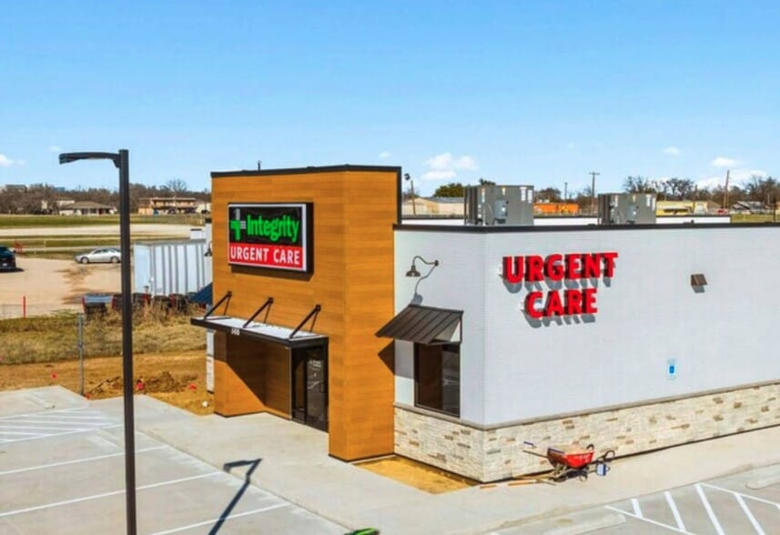 618 W US Highway 79, Rockdale, TX à vendre - Photo du bâtiment - Image 2 de 3