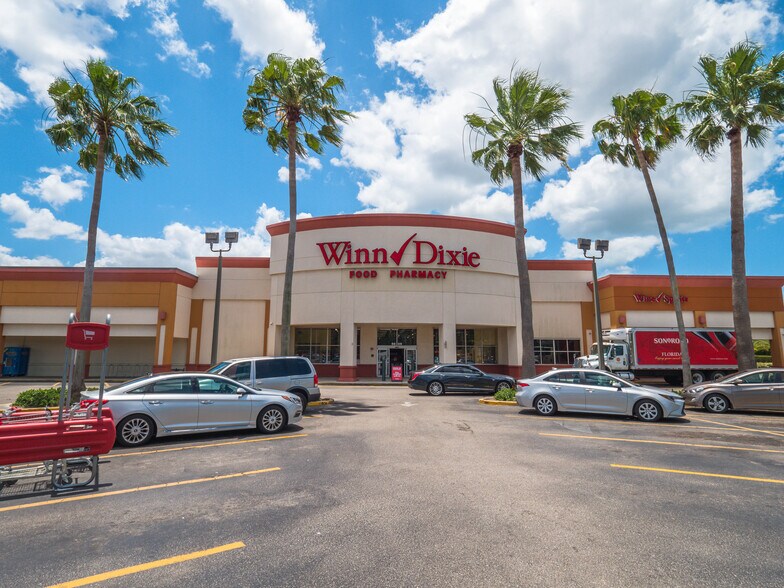 5505-5805 Manatee Ave W, Bradenton, FL à louer - Photo du bâtiment - Image 3 de 10