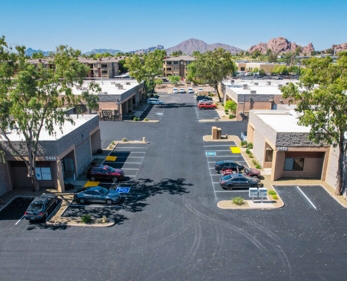 5444 E Washington St, Phoenix, AZ à louer - Photo du bâtiment - Image 1 de 6