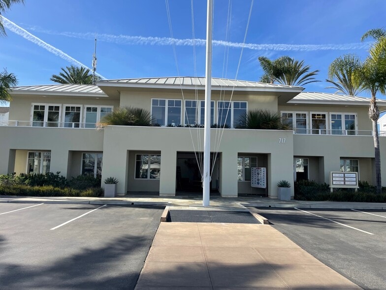 717 Lido Park Dr, Newport Beach, CA for lease - Primary Photo - Image 1 of 6