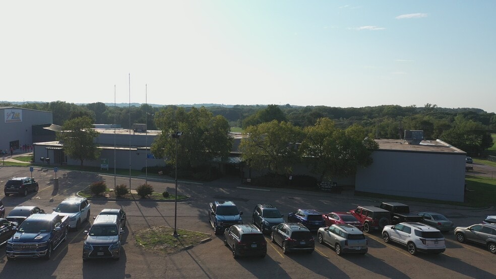 3907 SW Burlingame Rd, Topeka, KS for sale - Commercial Listing Video - Image 3 of 21