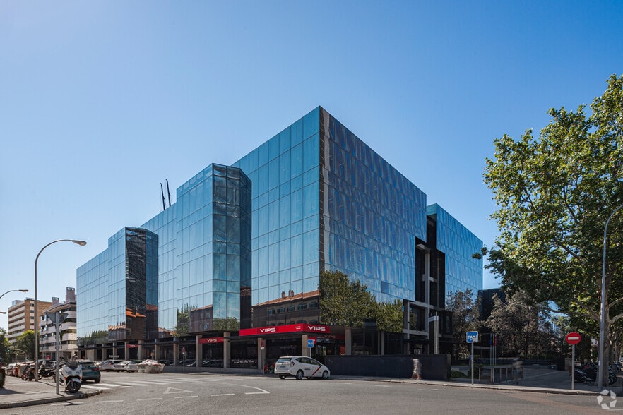 Paseo Castellana, 280, Madrid, Madrid for lease - Building Photo - Image 1 of 3