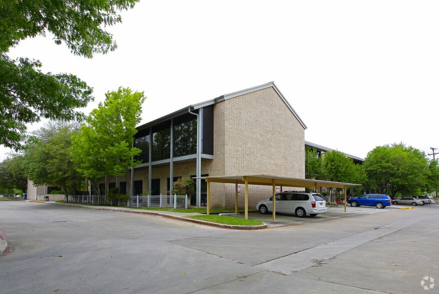 1919 Oakwell Farms Pky, San Antonio, TX for lease - Building Photo - Image 1 of 3