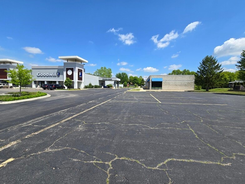 1500 E Algonquin Rd, Algonquin, IL à louer - Photo du bâtiment - Image 2 de 26