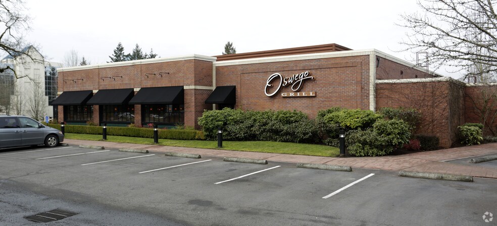 7 Centerpointe Dr, Lake Oswego, OR for sale - Building Photo - Image 2 of 3