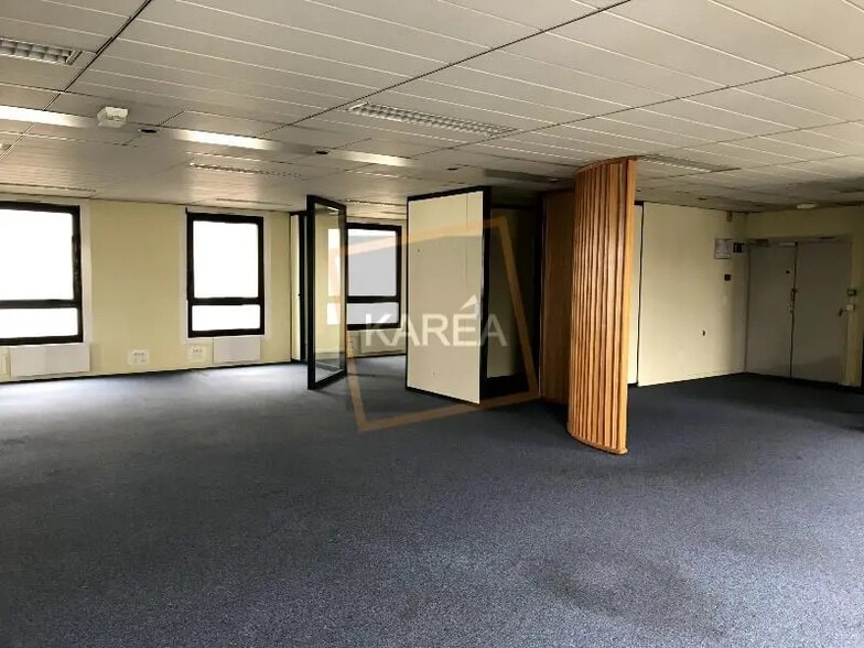 Office in Lognes for lease - Interior Photo - Image 3 of 5