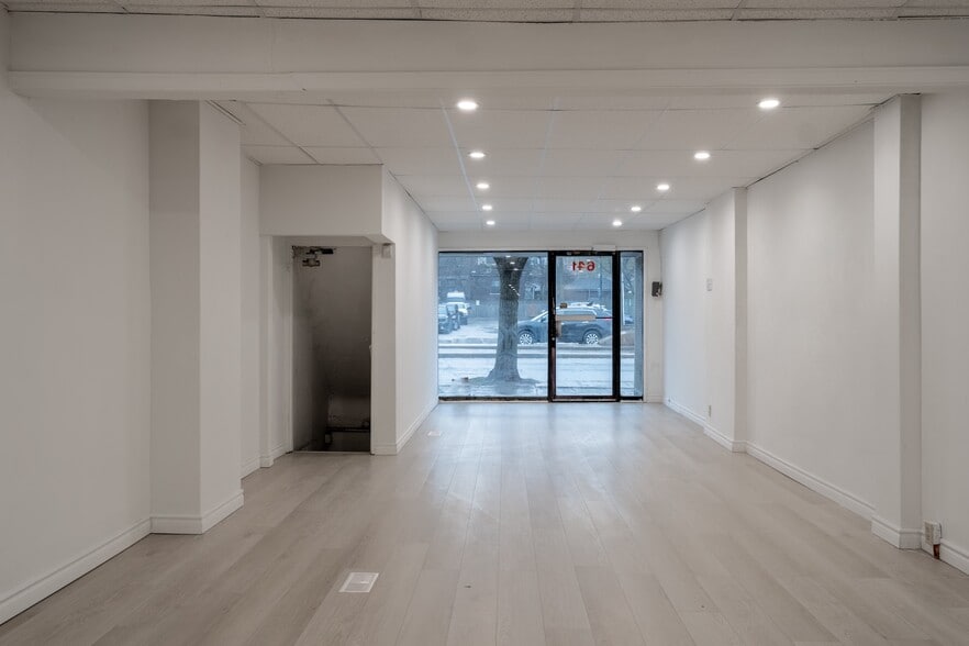 641 St Clair Ave W, Toronto, ON for sale - Building Photo - Image 3 of 13