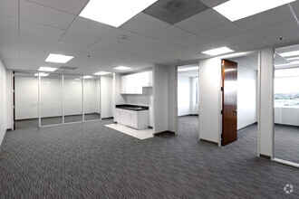 21515 Hawthorne Blvd, Torrance, CA for lease Interior Photo- Image 1 of 4